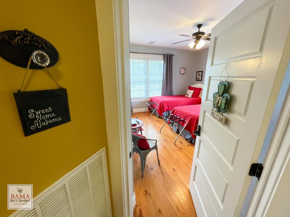 Bama Bed and Breakfast - Sweet Home Alabama Suite